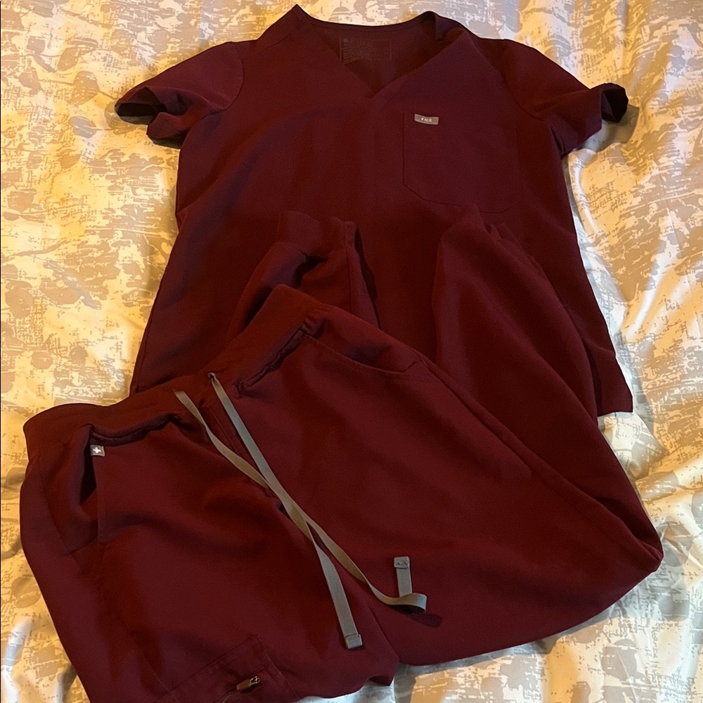 Figs Burgundy Scrub Top & Bottoms Small